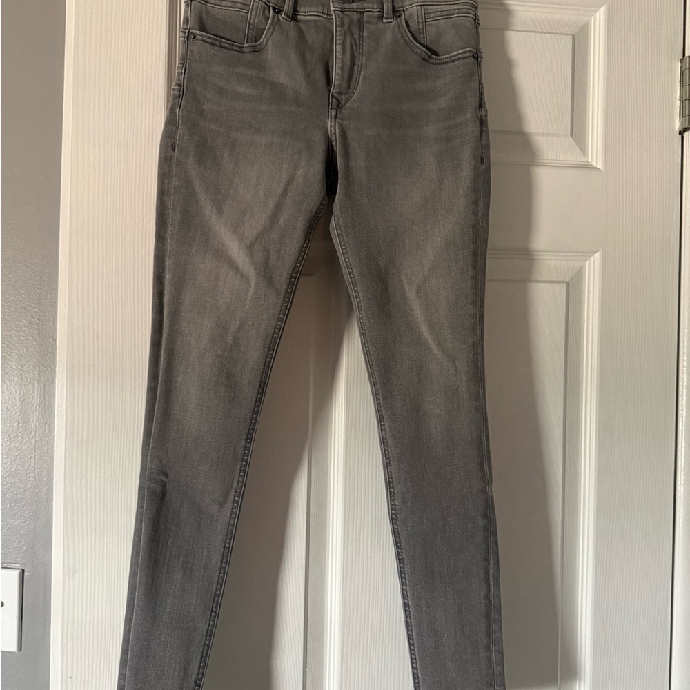 Express ankle skinny jean. Frayed ankle.